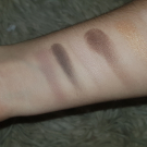 Swatch de Lolo.chr : Palette ombre à paupières The Nudes, Maybelline New York