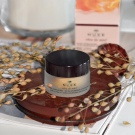 Swatch de It's Blossom Tea : Baume Lèvres Ultra Nourrissant Rêve de Miel, Nuxe