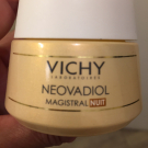 Swatch de avayong : Neovadiol Magistral Nuit, Vichy