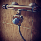 Swatch de Amrln : DIFFUSEURS D'HUILES ESSENTIELLES POUR LA DOUCHE ET SON PACK BEDTIME MISSION, SKINJAY