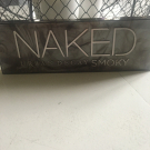 Swatch de supersassa34220 : Naked Smoky, Urban Decay