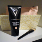 Swatch de Muchacha : Dermablend Fond de teint correcteur, Vichy