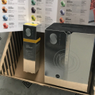 Swatch de Trustil : DIFFUSEUR D'HUILES ESSENTIELLE ET SON PACK DE CAPSULES HONEY ODYSSEY, SKINJAY