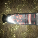 Swatch de 18lorry : Crème Mains Fleurs de Cerisier, L'Occitane