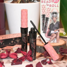 Swatch de It's Blossom Tea : Roller Lash, Benefit Cosmetics