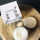 Swatch de Flor Bela : Baume d'éclat au romarin du Potager du Roi, Mademoiselle Saint Germain