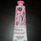 Swatch de Zazadu17 : Gommage Granité Eclat à l'Anthémis Bio, Yves Rocher