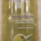 Swatch de HeleneDeDole : Force et Éclat aux Extraits de Pomme et Feuilles d'Olivier, Le Petit Marseillais