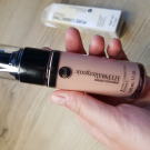 Swatch de Anna Lang : Base de Teint Hypoallergénique, MY Maquillage