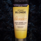 Swatch de Wafzem : Soin Démêlant Eclaicissant Go Blonder - Sheer Blonde, John Frieda