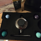 Swatch de znath : DIFFUSEUR D'HUILES ESSENTIELLE ET SON PACK DE CAPSULES HONEY ODYSSEY, SKINJAY