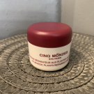 Swatch de Debymaou : Masque Réparateur aux Plantes Ayurvédiques, Cinq Mondes