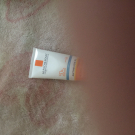 Swatch de Une testeuse addict : Anthelios ultra 50 spf crème, La Roche-Posay