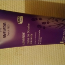 Swatch de Mamselle22 : Crème de Douche à la Lavande, Weleda