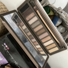 Swatch de Pollypopo : Naked 2  Basics Palette, Urban Decay