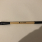 Swatch de Sana : Pinceau Duo Regard Sculpte, Yves Rocher