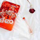 Swatch de Jullnars : Flower By Kenzo, Kenzo