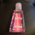 Swatch de Nathi22i : Gel mains nettoyant, Merci Handy