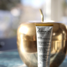 Swatch de peaudane : Soin Hydratant Visage Anti-oxydant Eclat Universel, DEMAIN BEAUTY