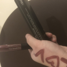 Swatch de Steyff : Rouge a lèvre L'Irresistible Prune, ItStyle Makeup