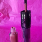 Swatch de Leeloo104 : L'Infaillible Rouge à Lèvres Longue Tenue, L'Oréal Paris