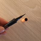 Swatch de JustTalkingAbout_Us : Roller Liner, Benefit Cosmetics