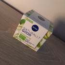 Swatch de JustTalkingAbout_Us : Nivea naturally good, Nivea