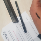 Swatch de Amira006 : Crayon Kajal, ItStyle Makeup