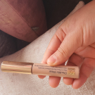 Swatch de Kridenelobna : Double Wear - Anti-cernes zéro défaut tenue extrême, Estée Lauder