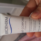 Swatch de Kridenelobna : Lait Corporel Anti-Desséchant, Biotherm
