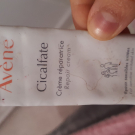 Swatch de Kridenelobna : Cicalfate crème réparatrice, Avène