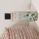 Swatch de knldl : Lotion infusion thé vert, Terra Ipsum