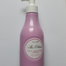 Swatch de Douceurapaillettes : Lait Douceur Corps - Macaron Framboise de  Nocibé, Nocibé