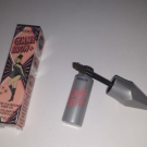 Swatch de Douceurapaillettes : Gimme brow - Le mascara pour sourcils, Benefit Cosmetics
