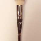 Swatch de Minapix : Pinceau, It Cosmetics