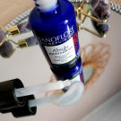 Swatch de Pinezoe : Absolu merveilleux, Sanoflore