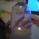 Swatch de Hikari : Crème lavante mains Vanille, Biocura