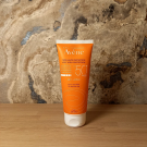 Swatch de cri59150 : Spray Très Haute Protection SPF 50, Eau Thermale Avène