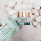 Swatch de pyxides_flacons : Day Wear Soin Expert Multi-Protection SPF 15, Estée Lauder