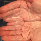 Swatch de Liz08 : Daily Microfoliant, Dermalogica