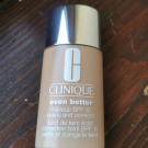 Swatch de MamanGoupil : Even Better Makeup SPF 15 - Fond de teint éclat correction teint SPF15, Clinique