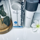 Swatch de Ocefrmt : Daily Microfoliant, Dermalogica