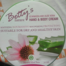Swatch de Hikari : Echinacea And Aloe Vera Hand & Body Cream, Betty's Nature