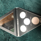 Swatch de Catarina : Alchemist Holographic Transformer - Enlumineur teint et yeux, KAT VON D BEAUTY