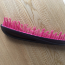 Swatch de Catarina : Peigne démêlant rose et noir, Aliexpress