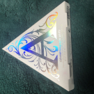 Swatch de Catarina : Alchemist Holographic Transformer - Enlumineur teint et yeux, KAT VON D BEAUTY