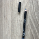 Swatch de candice.hbld : Crayon a lèvres suede matte lip liner nyx, NYX