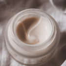 Swatch de Madebybeauties : Crème rééquilibrante au Mélilot bio - Douceur et Protection, Heliabrine