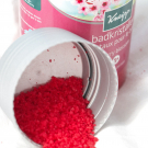 Swatch de Madebybeauties : Sels de bain Fleurs de cerisier, Kneipp