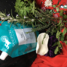 Swatch de verodu03 : Eau de soin botanique anti-imperfections Aqua Magnifica, Sanoflore